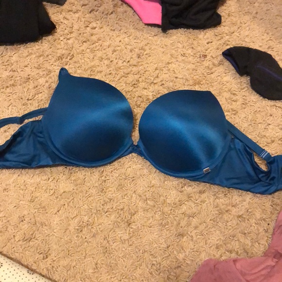 Victoria’s Secret Very Sexy Push up bra! - Picture 1 of 3